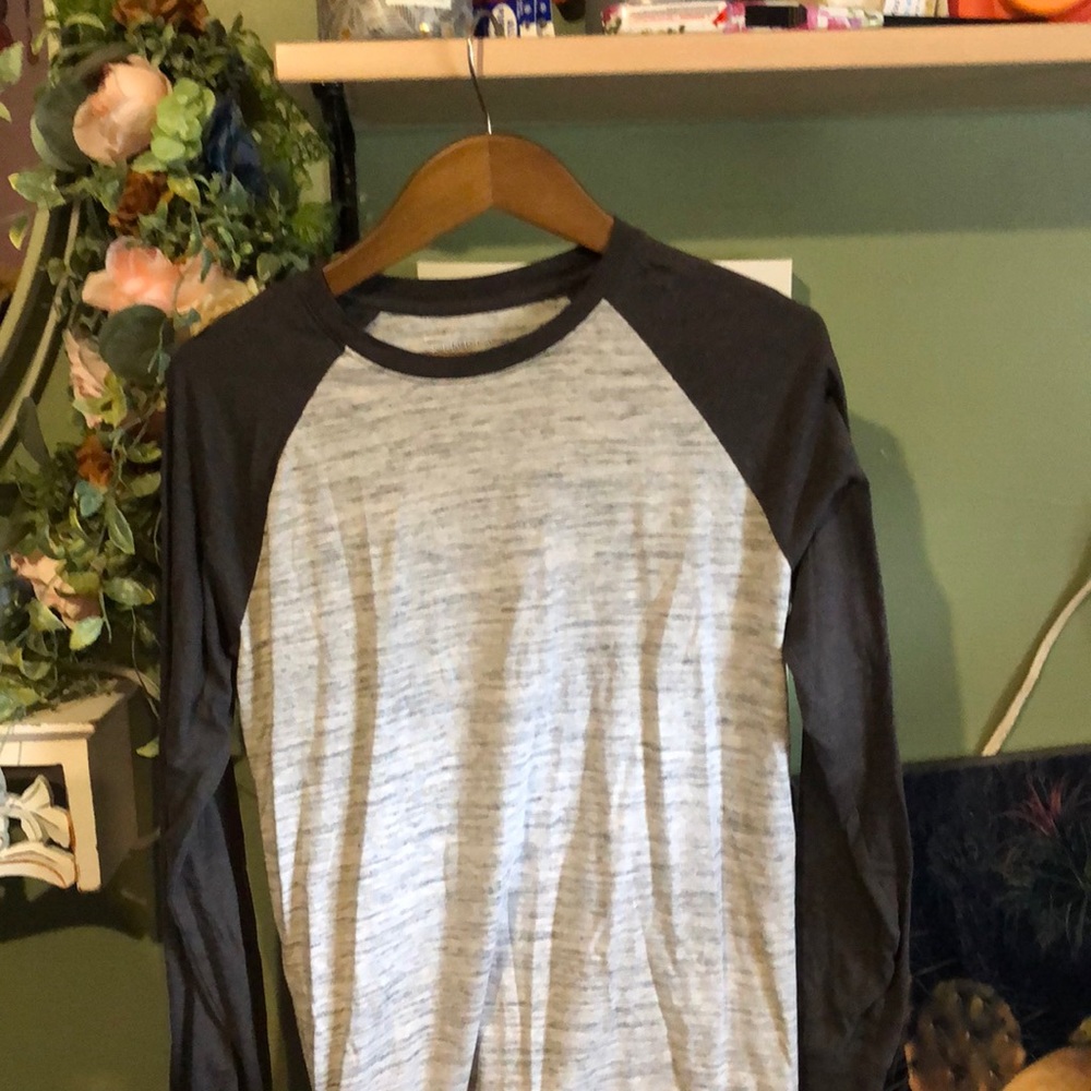 Simply styled Kids long sleeve